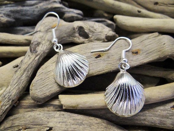 Little Silver Toned Clamshell Earrings Ahoy Nautical Shell Seashell Clam Scallop Fan Sailor Pinup Rockabilly Mermaid Dangle Hooks Beach