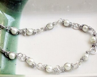 Caged pearl necklace - cream pearl necklace - pearl necklace - silver cage necklace - wedding necklace - delicate necklace