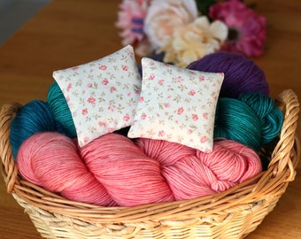 Lavender Sachets, Value Pack of 4 Organic Lavender Pillows, Dried Lavender for Yarn Storage