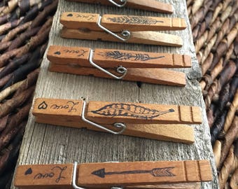 Feathers and arrows clothes pin
