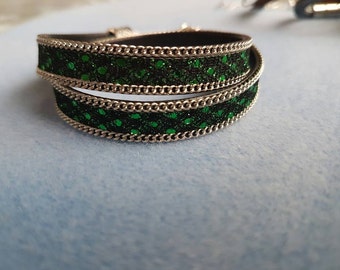 2 in 1. Handmade bracelet or choker . Green-silver-black.