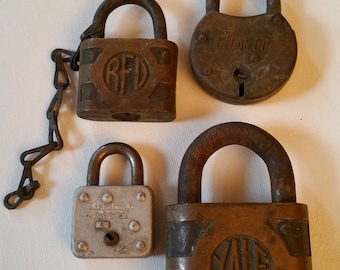 Reduced. 4 vintage locks, no keys