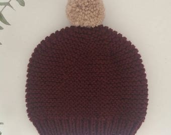 Bordeaux knitted beanie with champignon pompon