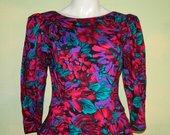 S Vintage 70s Lanz Original Dress Basque Waist Stunning Floral Print Swing Dress Purple Fuschia Teal Floral Print Pockets Made in the USA