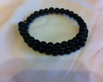 Small black glass beaded memory wire bracelet