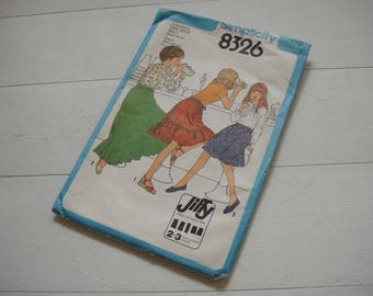 Einfachheit 8326, Rock Muster, Reifrock, Folk Rock, Hippie, Gypsy, ca. 1970, Taille 23"