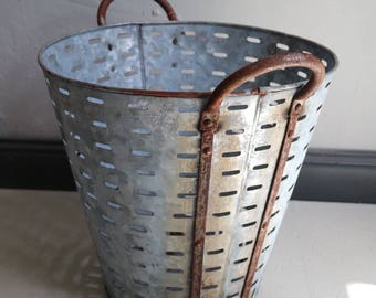 Vintage Olivensammelkorb als Dekoration oder Feuerkorb