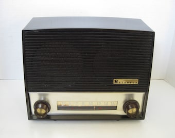 Vintage Motorola AM Tube Radio 64X Bakelite Plastic