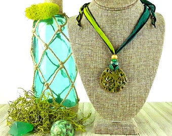 Seaweed Splash Ceramic Necklace: Shell Necklace/ Beach Necklace/ Ocean Necklace/ Handmade Necklace/ Mermaid Necklace/ Beach Boho