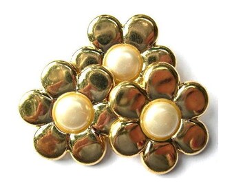6 Vintage flowers buttons gold color with pearl-choose size