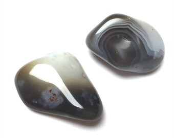 Tumbled Botswana Agate Stones. Undrilled Gemstone. Altar Stone. Matrix Stone. Reiki Stone. Wire Wrapping Stone. 30mm-35mm. One (1)