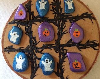 Halloween tic tac toe game. Hand painted