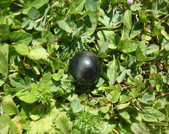 Man Choi (CAB) grade A Obsidian: 20 mm in diameter