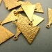 12 Drops Connectors - Nugget Mottled Pattern Gold Triangle