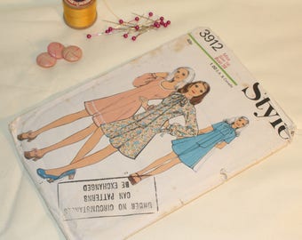 Jahrgang 1970 Muschi Bow Kleidergröße 16 38" Büste Stil 3912 Schnittmuster