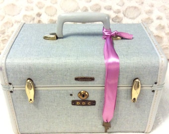 Rare Vintage 1950s SAMSONITE Train Case with Key Light Blue Gray with Gold Inside Travel Makeup Cosmetic Luggage Carry On Storage Case