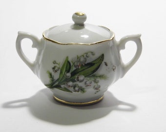 Little Sugar Bowl Handcrafted in Japan - white berry pattern - Ships Priority Mail - See Shoppe for MORE Vintage!
