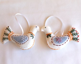 Christmas Felt Ornaments Two Turtle Doves Holiday Decoration, Handmade felt Christmas Doves