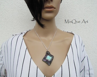 Necklace with pendant in stone-look