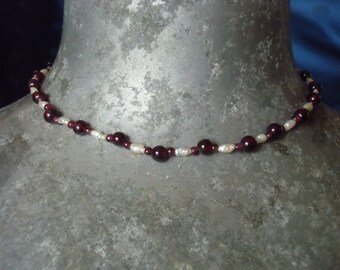 Garnet freshwater pearl necklace 42cm