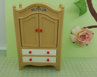 Tomy Smaller House Bedroom Wardrobe Armoire Fits 3/4 to 1 inch scale hard Plastic