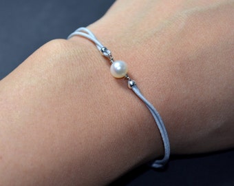Bracelet freshwater pearl gray cord