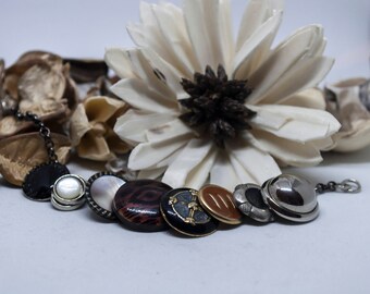 Vintage buttons bracelet - vintage button jewellery - vintage buttons