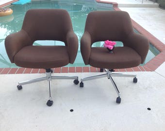 Pair of KNOLL STYLE SWIVEL Armchairs / Saarinen style Executive Swivel Tilting Arm Chairs / Swivel Mid Century Style Chairs Retro Daisy Girl
