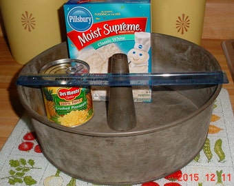 RARE 1930s Galvanized Funnel Cake Pan, Heavy Duty Bundt Cake Pan, Exlarge Primitive Tube Cake Pan