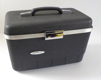 Vintage Train Case Forecast with Key • Traincase Black Grey Suitcase • Grey Black Make Up Case
