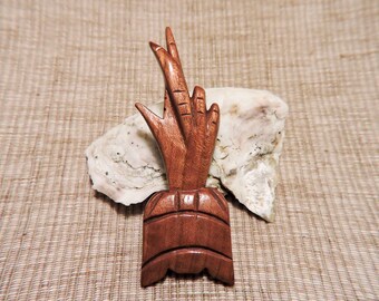 Vintage Mid-Cenutry wooden Polynesian pineapple pin brooch