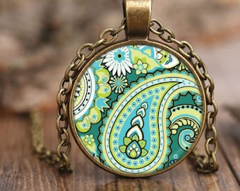 Vintage Style Green Paisley Pendant Necklace