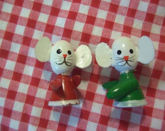 two tiny christmas mice