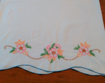 Vintage Embroidered Flower Pillowcase -Vintage Pillowcases - Vintage Linens - Cottage - Farmhouse - Vintage Bedding