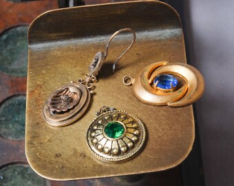 Set of 3 vintage charms, parts of jewelry