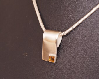Silver pendant with Citrine