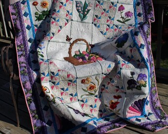 Buoyant Blossoms Borders and Sashings Pattern