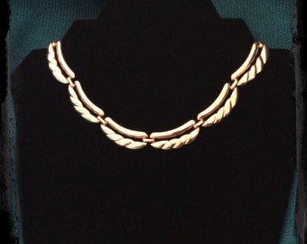 Vintage gold tone MONET adjustable heavy linked necklace