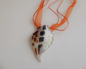 organza Pearl glass pendant necklace