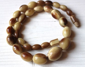 SPRING SALE Vintage horn necklace