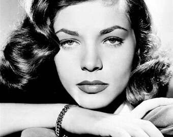LAUREN BACALL PHOTO #24