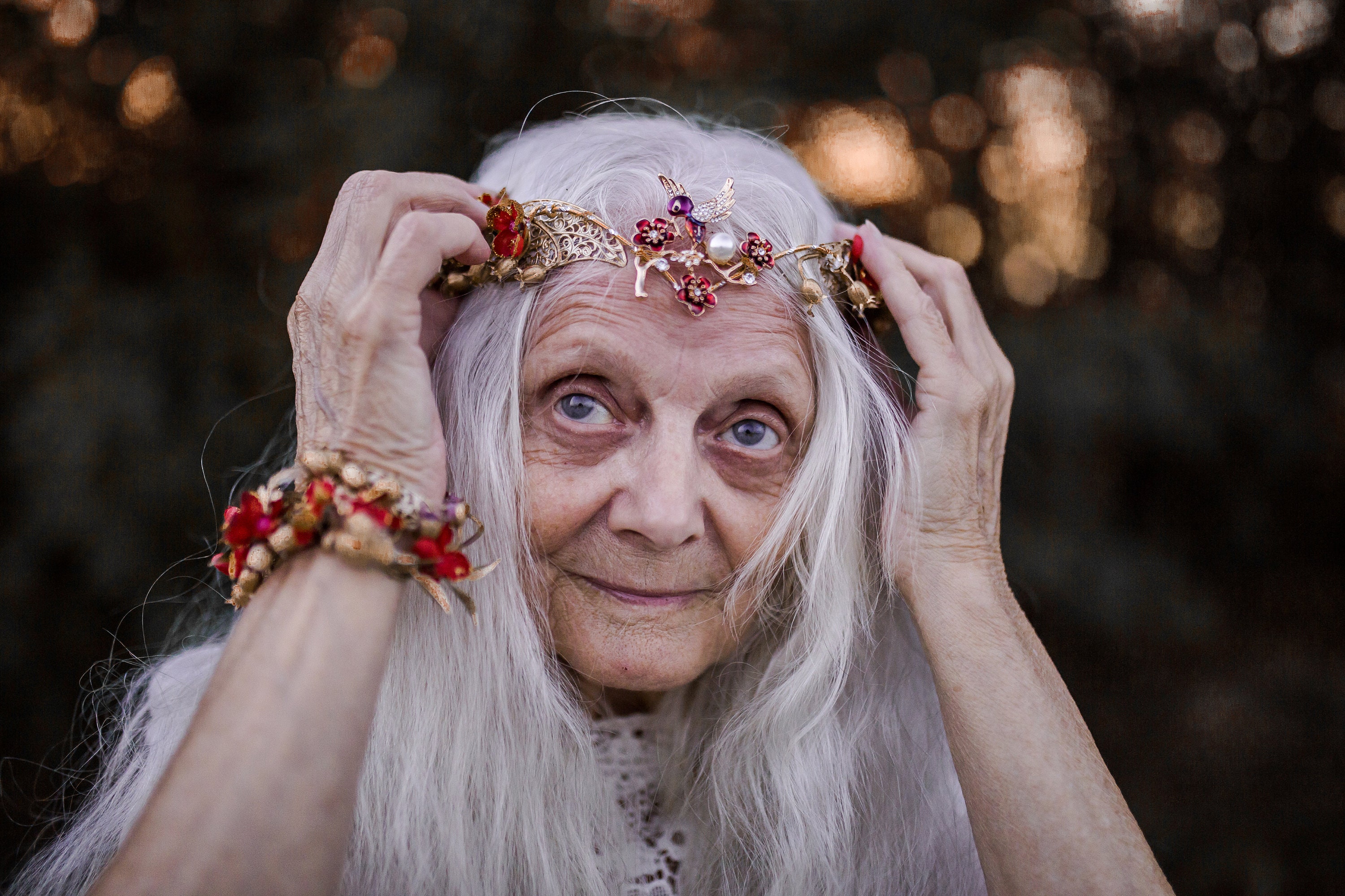 старая страшная женщина. лицо старушки. старые дряхлые женщины. старушка-горбунья останкино. старая страшная женщина.