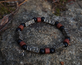 Mens bead and wood bracelet