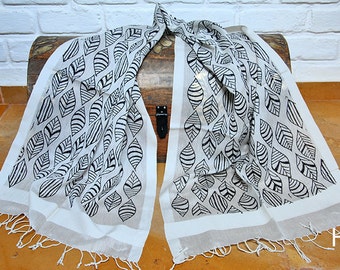 Ethical White Stole with Black Block-Printed Leave Pattern