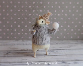 Needle felted mouse, Mice realistic, Mouse with snowball Felted animals White mouse Wool felt Mouse miniature Felted mice Mouse figurine Eco