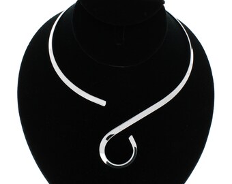 Shiny Silver S Loop Swirl Design Choker Collar Necklace Wire (CS3)