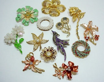 Large Vintage Brooch Lot, Destash Old Jewelry, Lot of Brooches, Repurpose, Upcycle
