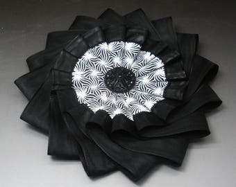 Black and White Layered Wheel Cocarde Applique