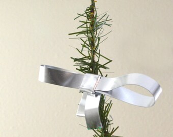 Little Silver Bow Tree Topper- mini metal Silver wire bow decoration - Silver Christmas Tree Topper -small aluminum