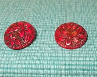 Vintage 1930s or 1940s Set of 2 Small Magenta Buttons-Tropical Flower Design-3/4" diameter-FREE SHIPPING!